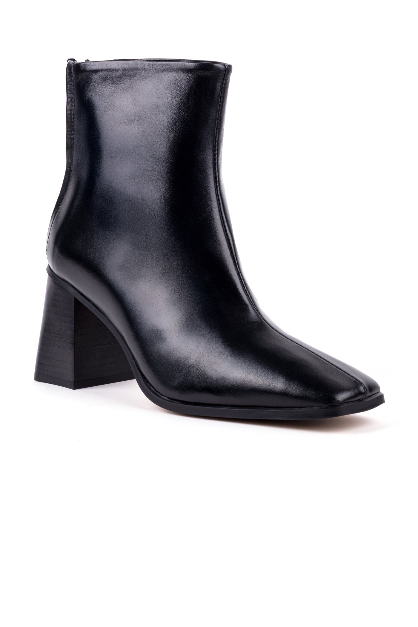 Botas de salto alto em pele