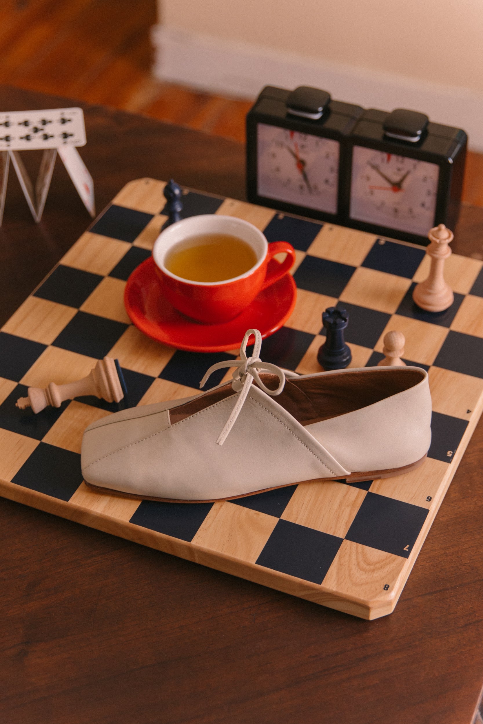 Sapatos rasos com ponta quadrada em pele