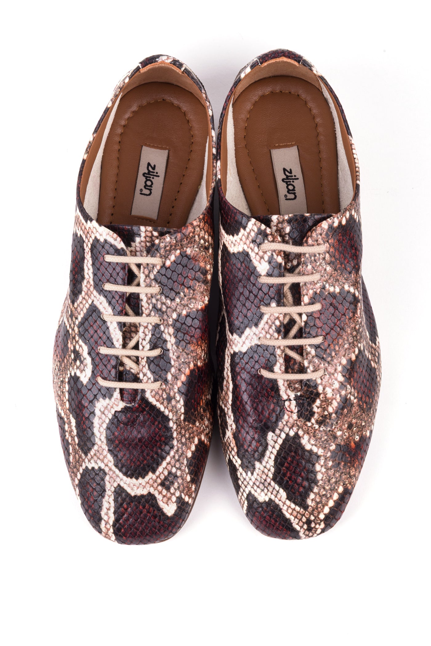 Sapatos rasos luva com atacadores em pele gravada cobra