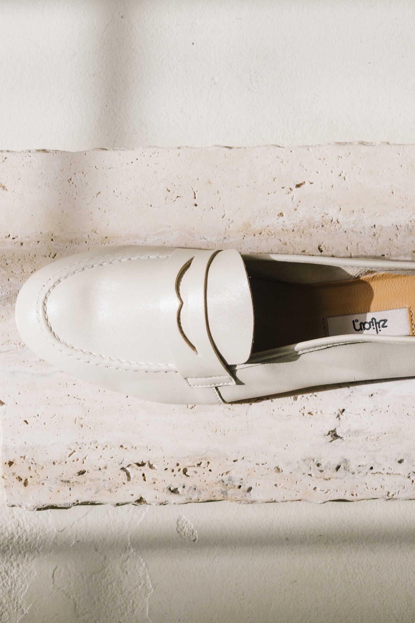 Loafers rasos em pele