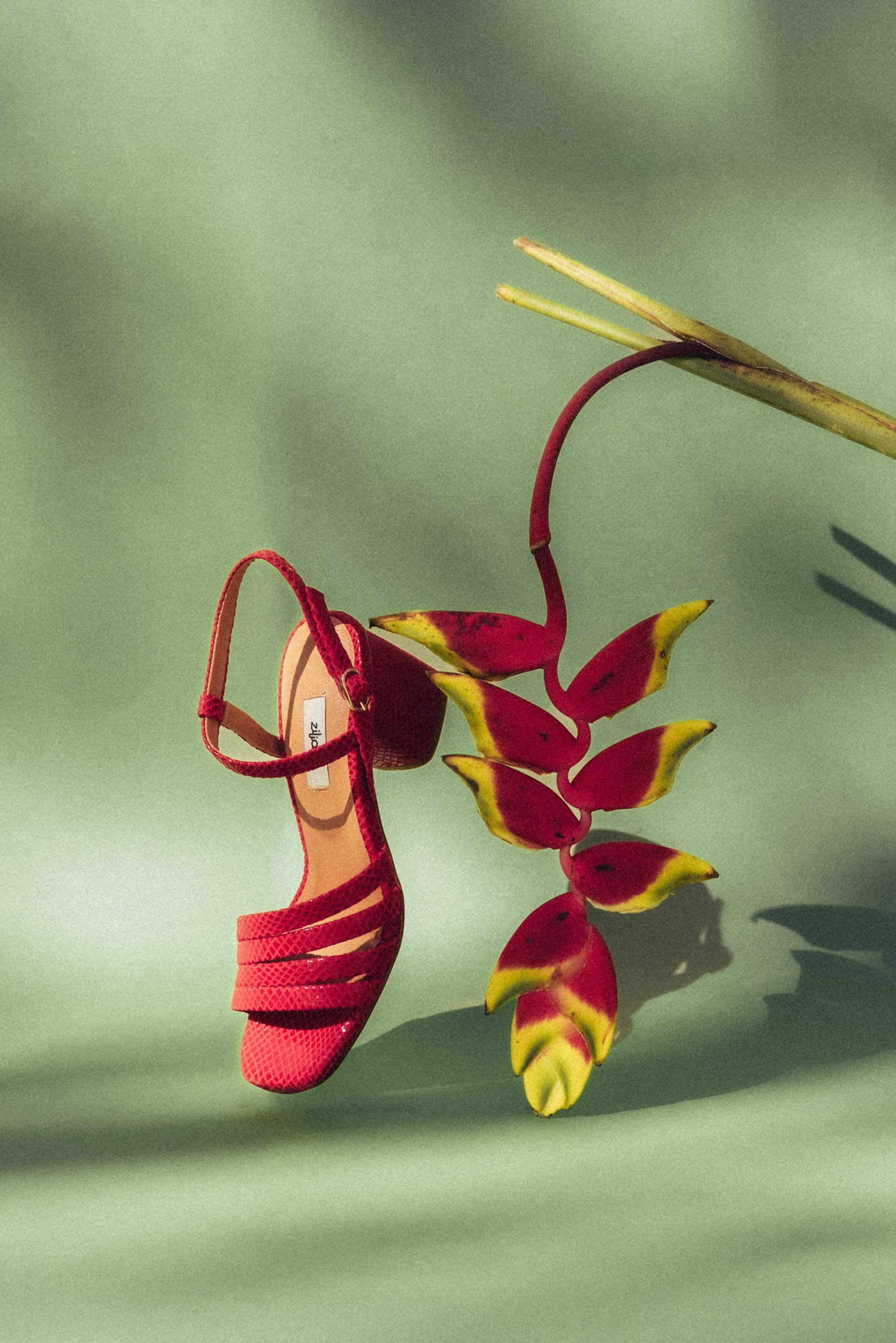 Sandálias de salto médio