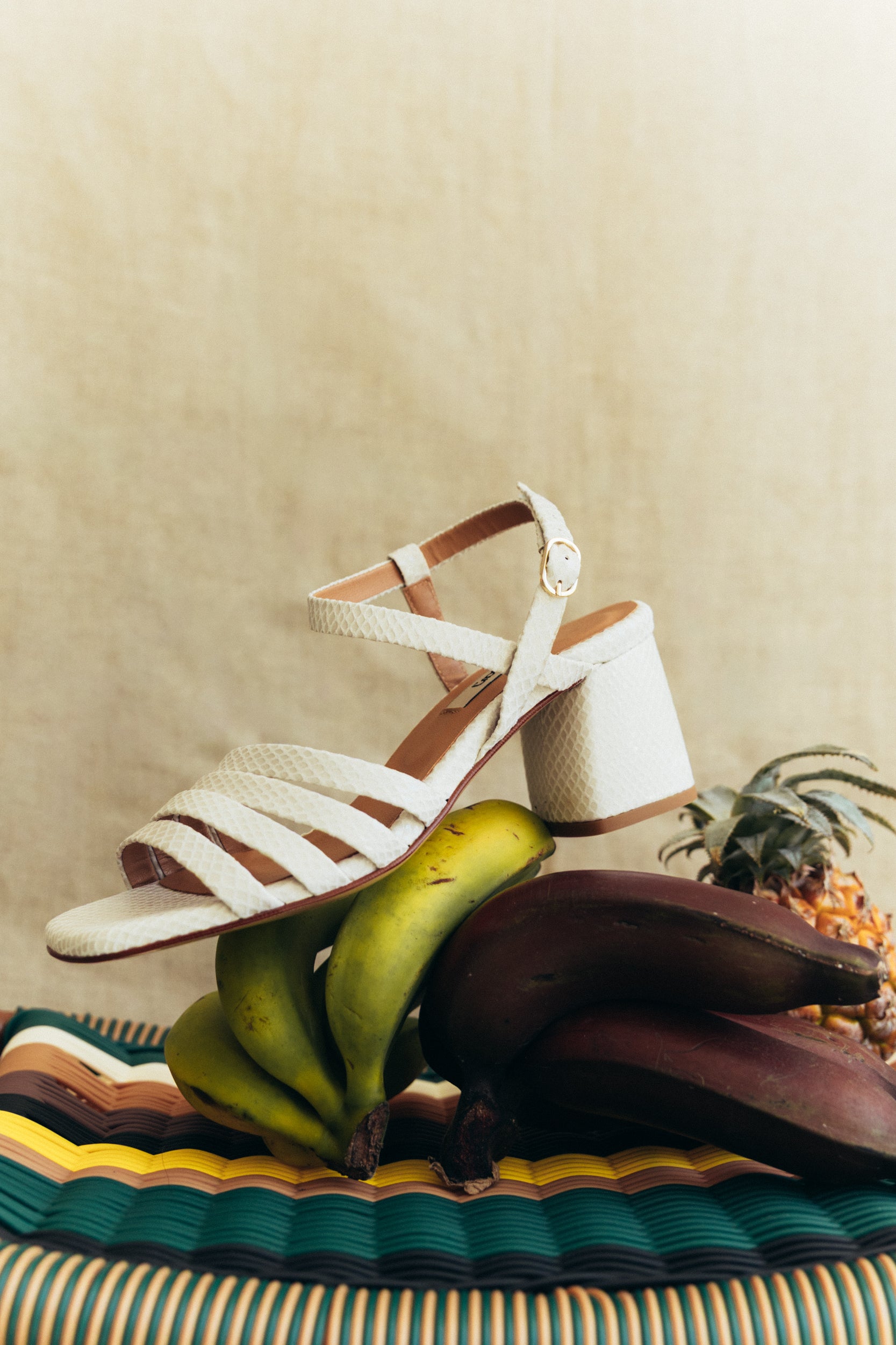 Sandálias de salto médio