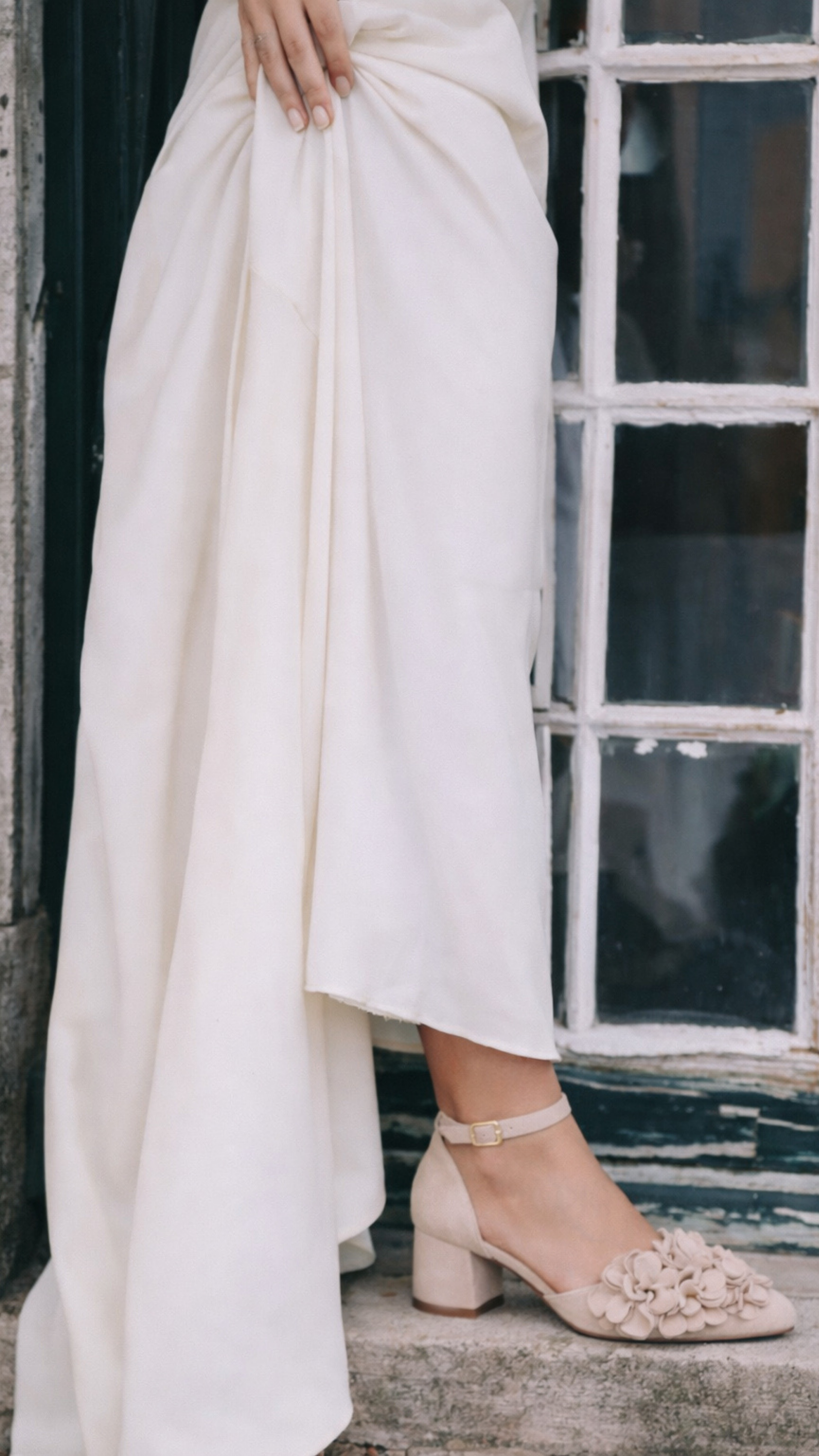 Sapato de noiva em camurça