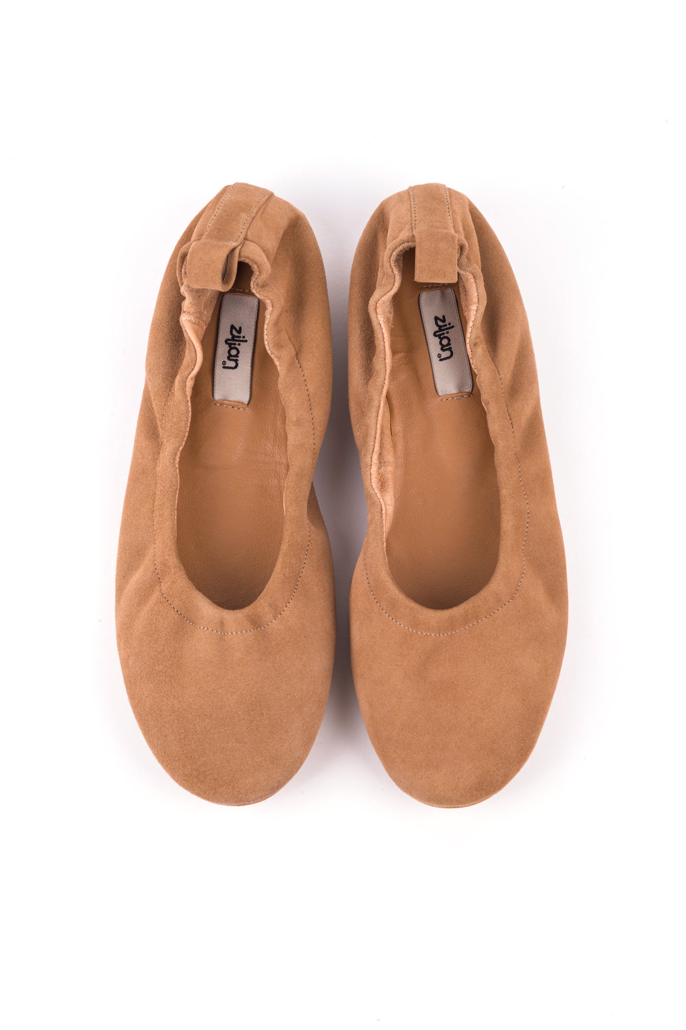 Sabrina com biqueira redonda em camurça