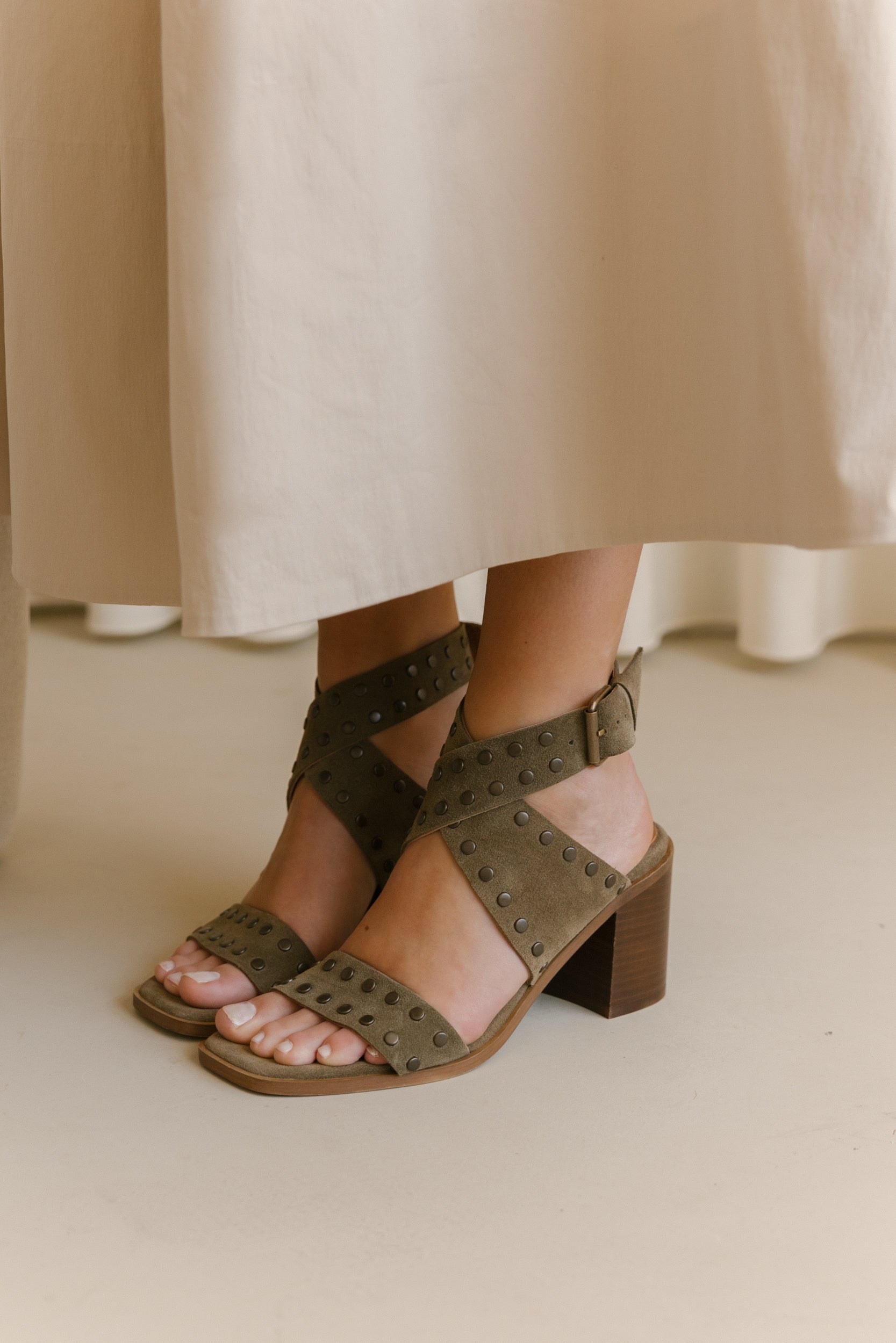 Sandálias de salto alto em croute