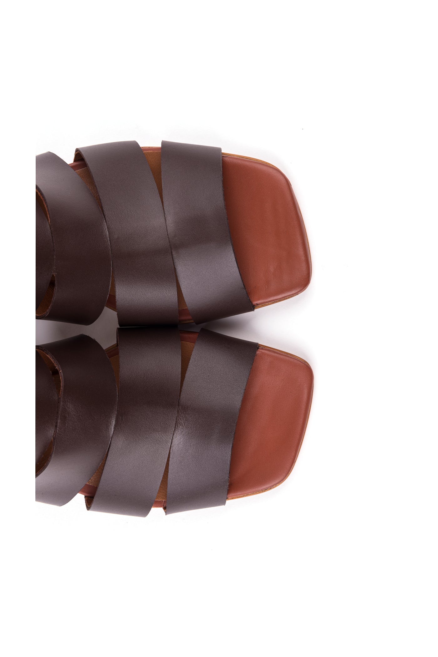 Sandália de salto alto em pele