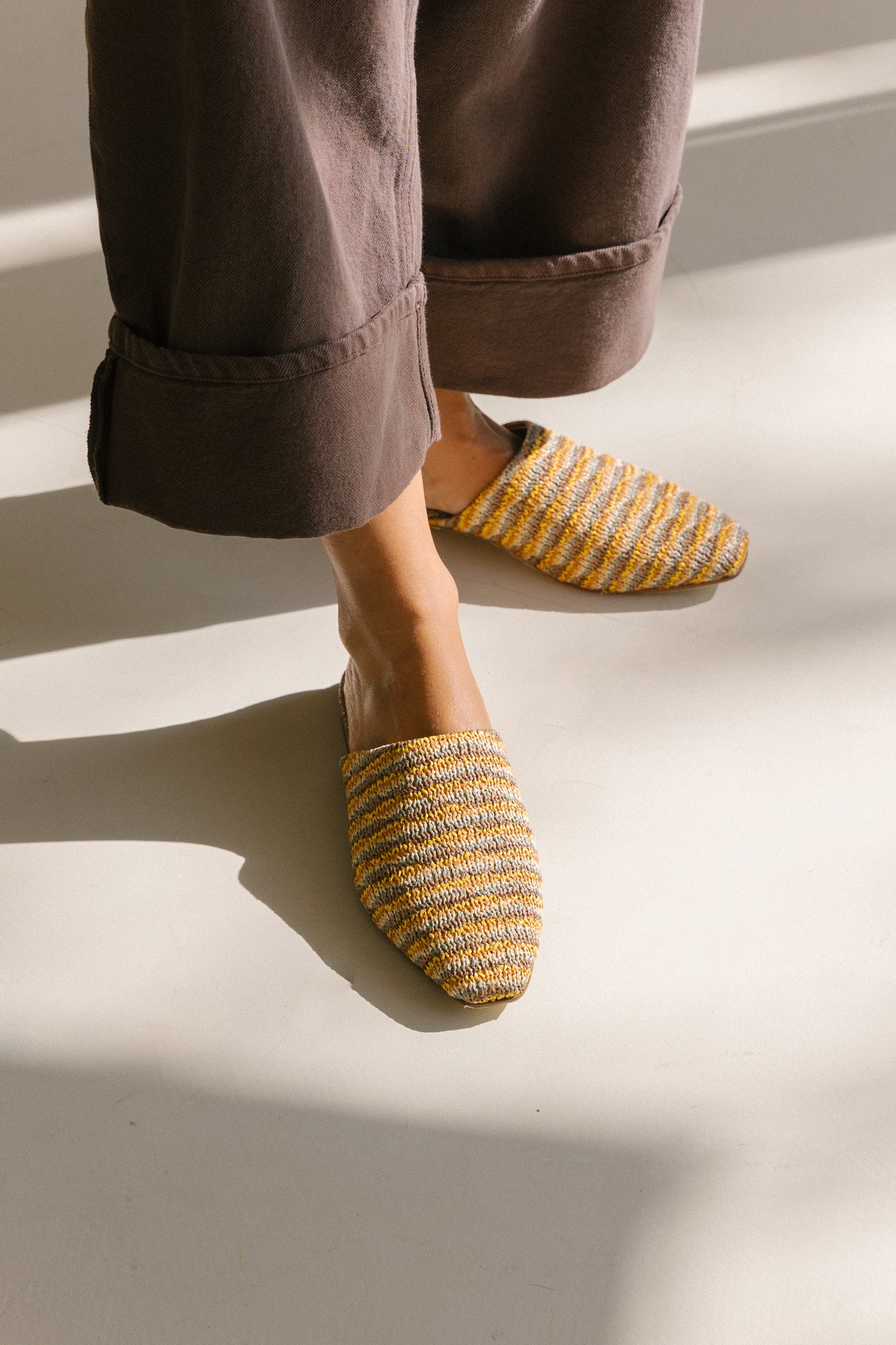 Mules de ráfia em