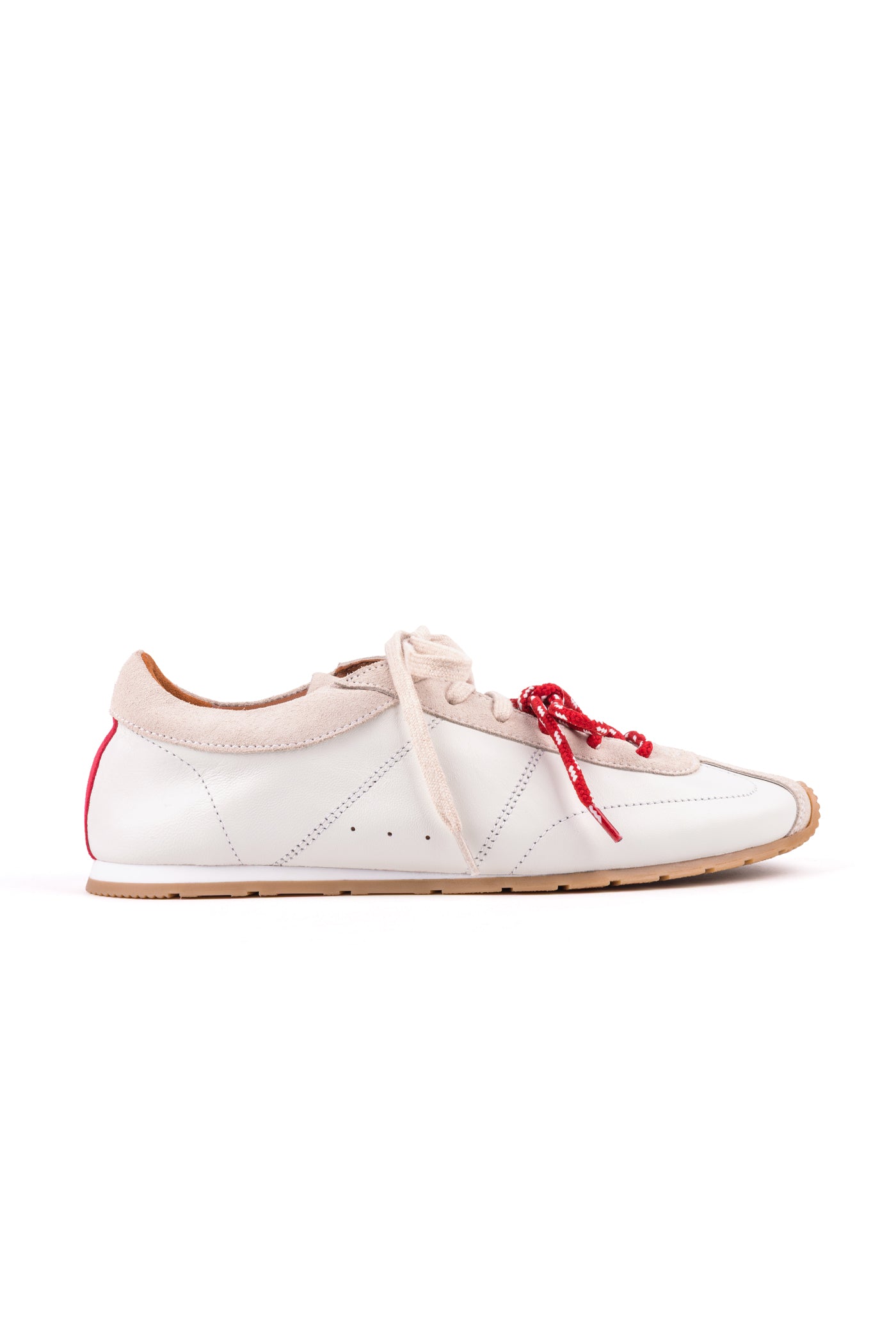 Sneakers em pele