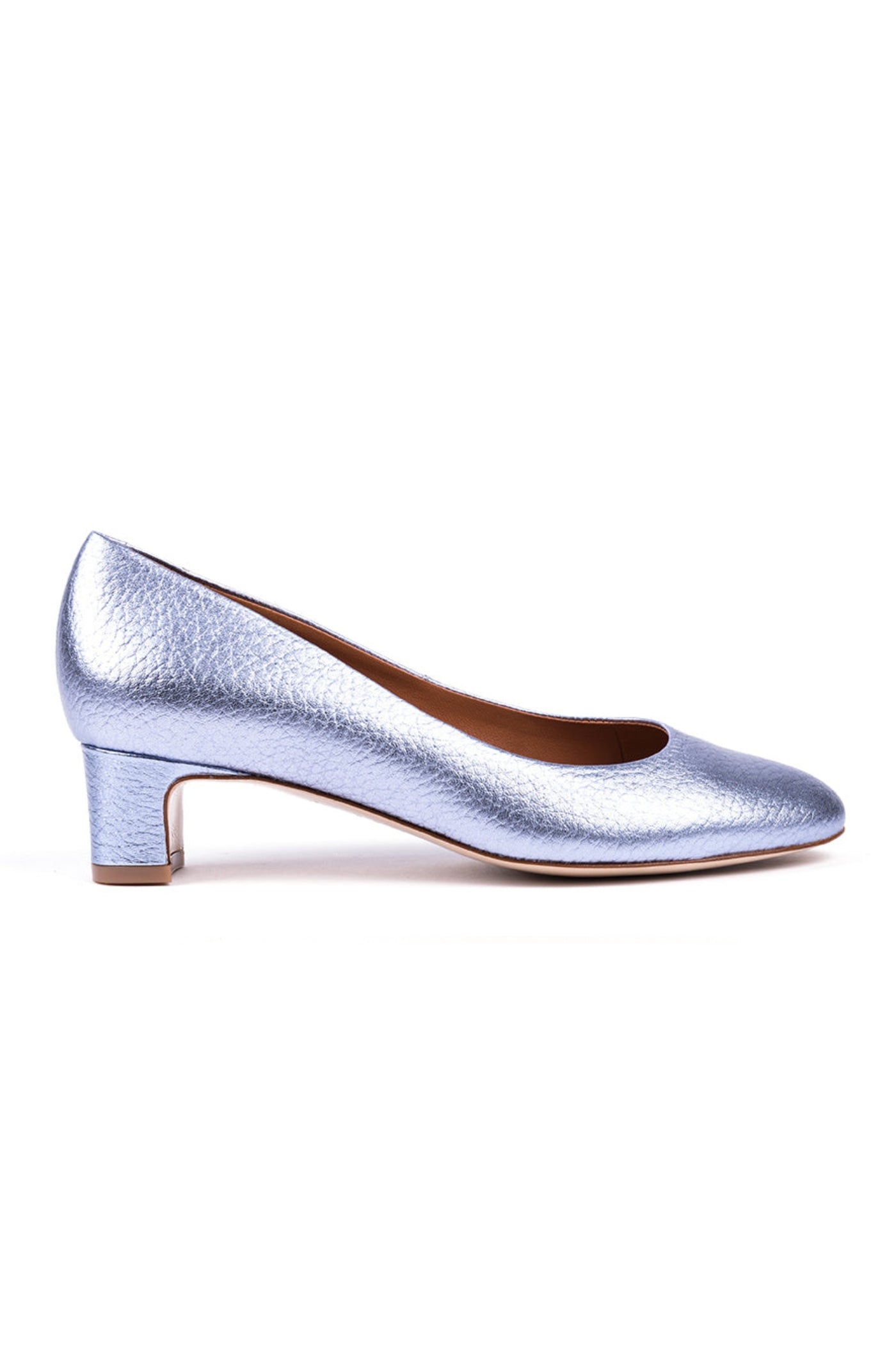 Sapatos de salto médio em
