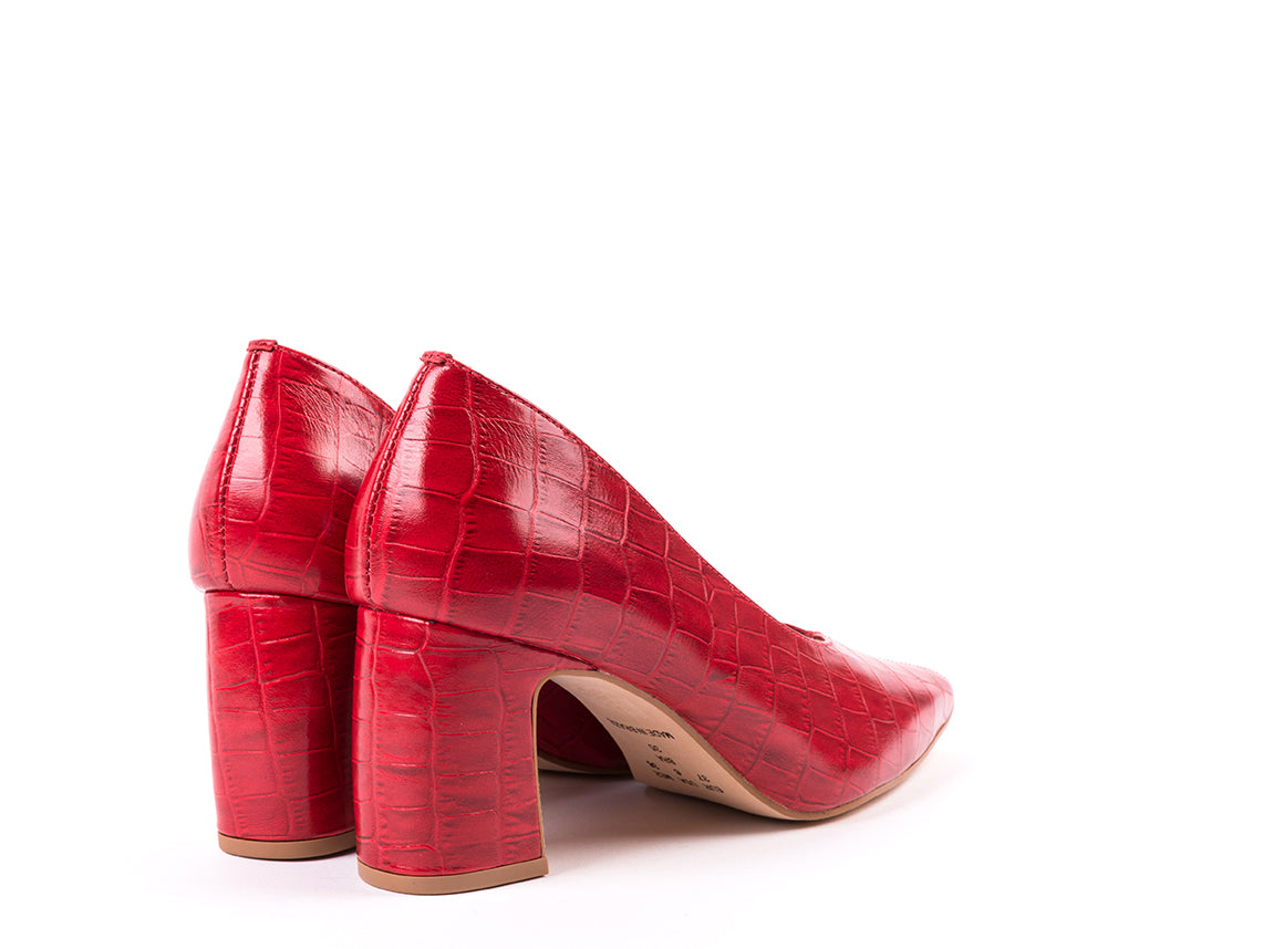 Sapatos de salto alto em pele gravada croco vermelho