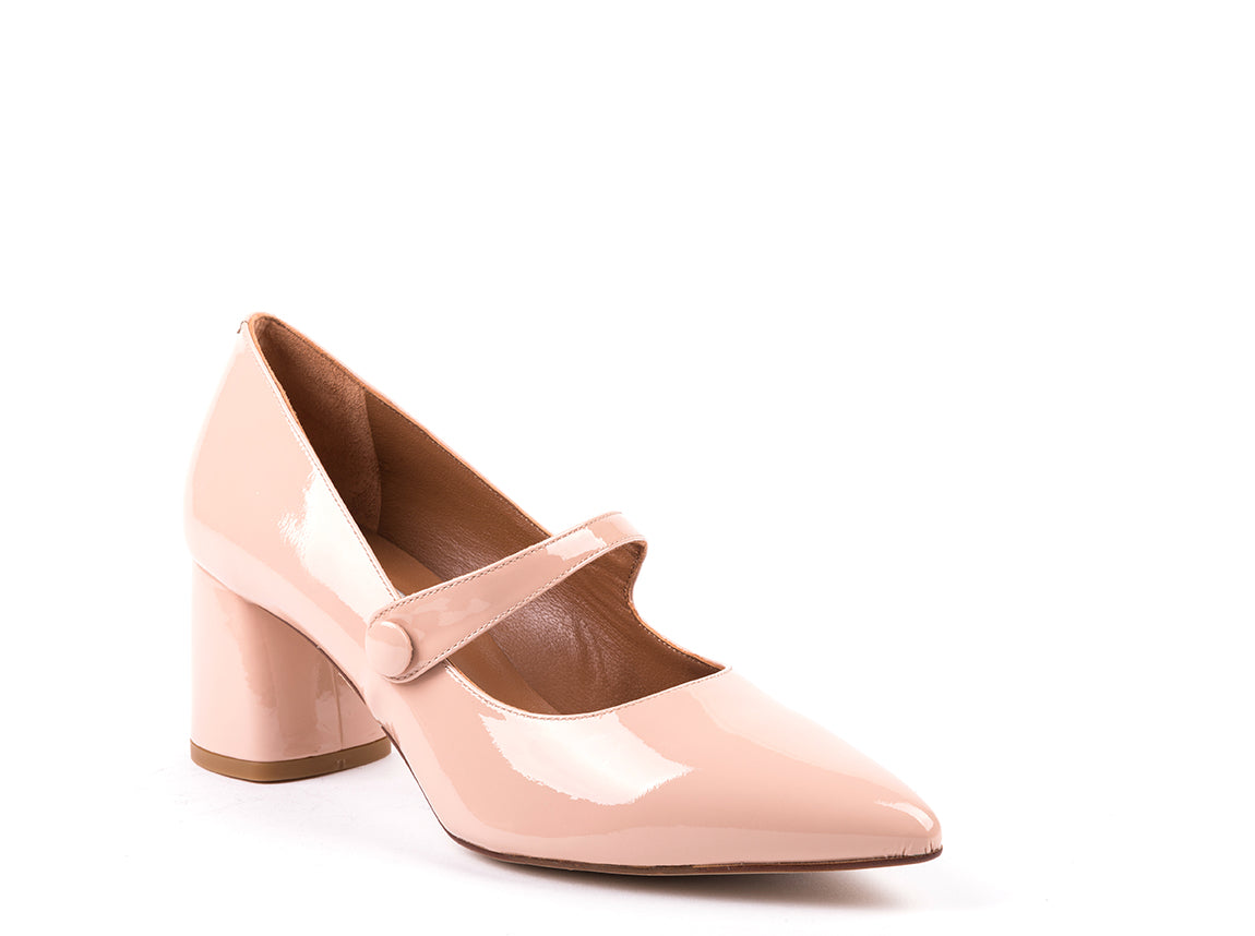 Sapatos de salto alto em verniz make up
