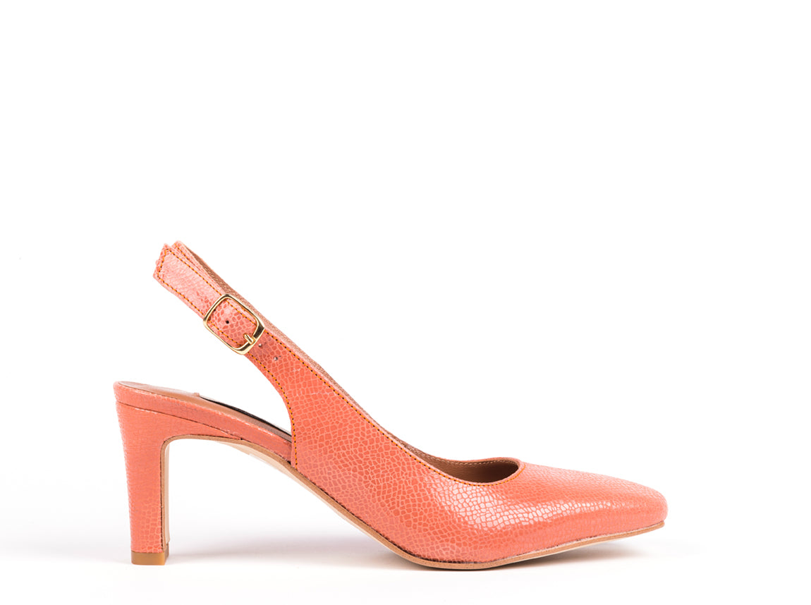 Slingbacks de salto alto em pele gravada pêssego