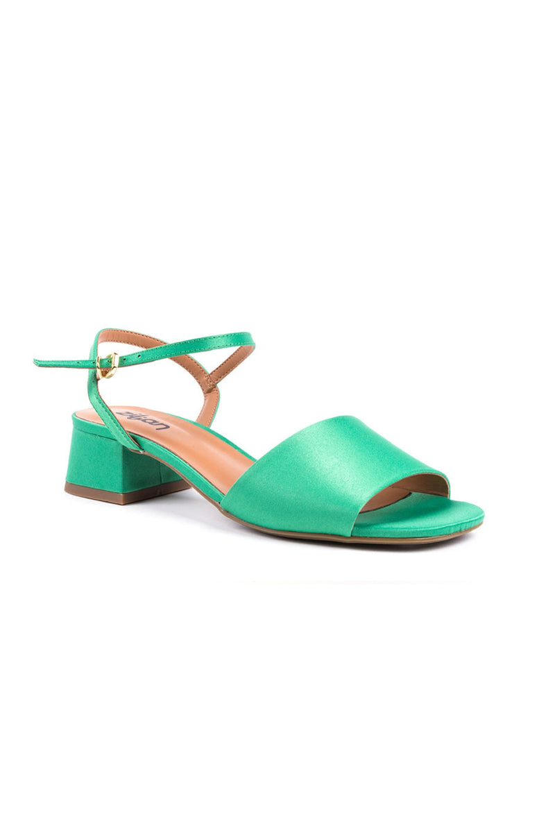 Med-heeled sandals in green fabric