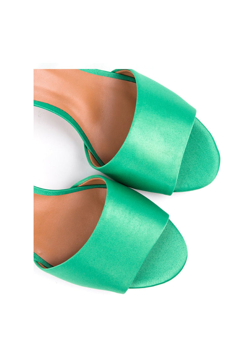 ​High-heeled sandals in green satin