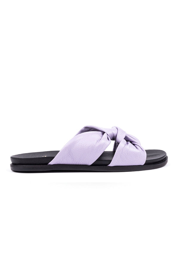 Slide sandals ​in lilac leather