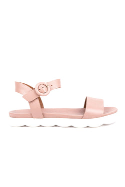 ​Flat sandals in pink leather