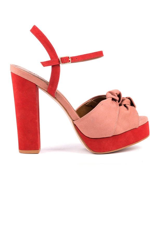 ​High-heeled sandals in pink and red suede