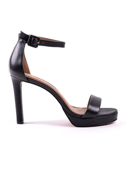 ​High-heeled sandals in black leather