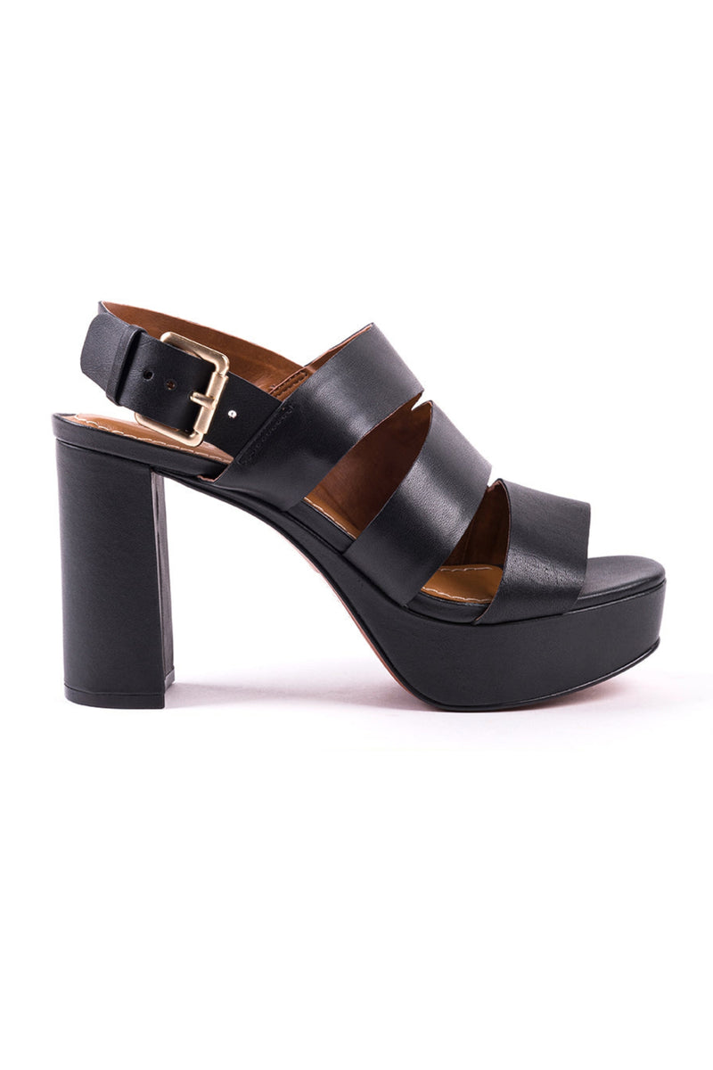 ​High-heeled sandals in black leather