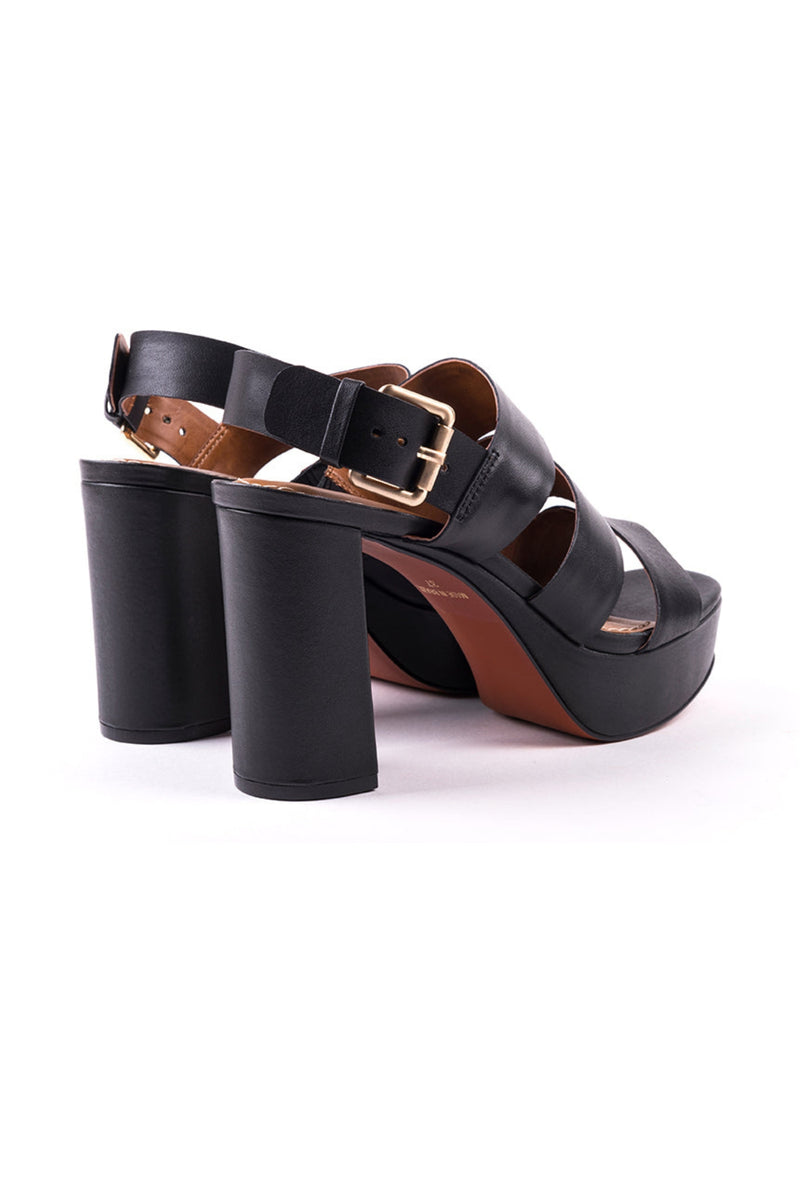 ​High-heeled sandals in black leather