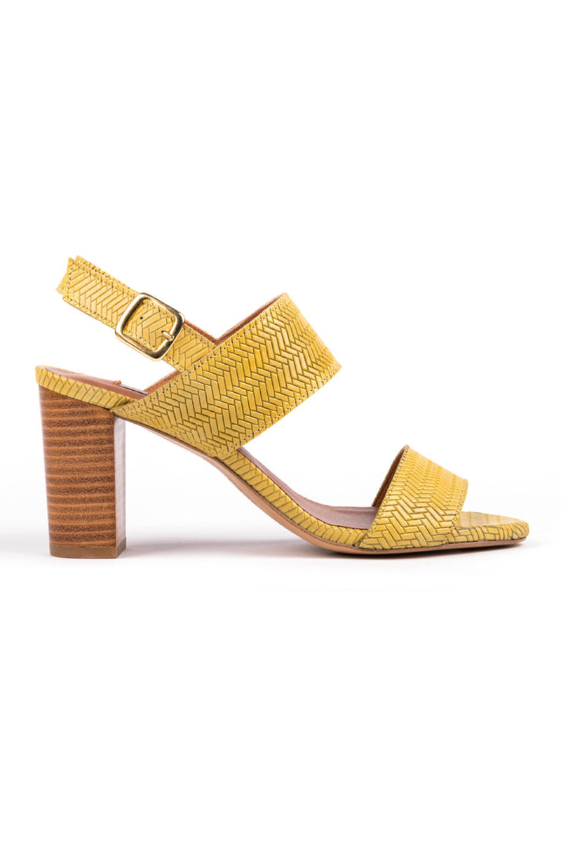 ​High helled sandals in yellow engraved leather