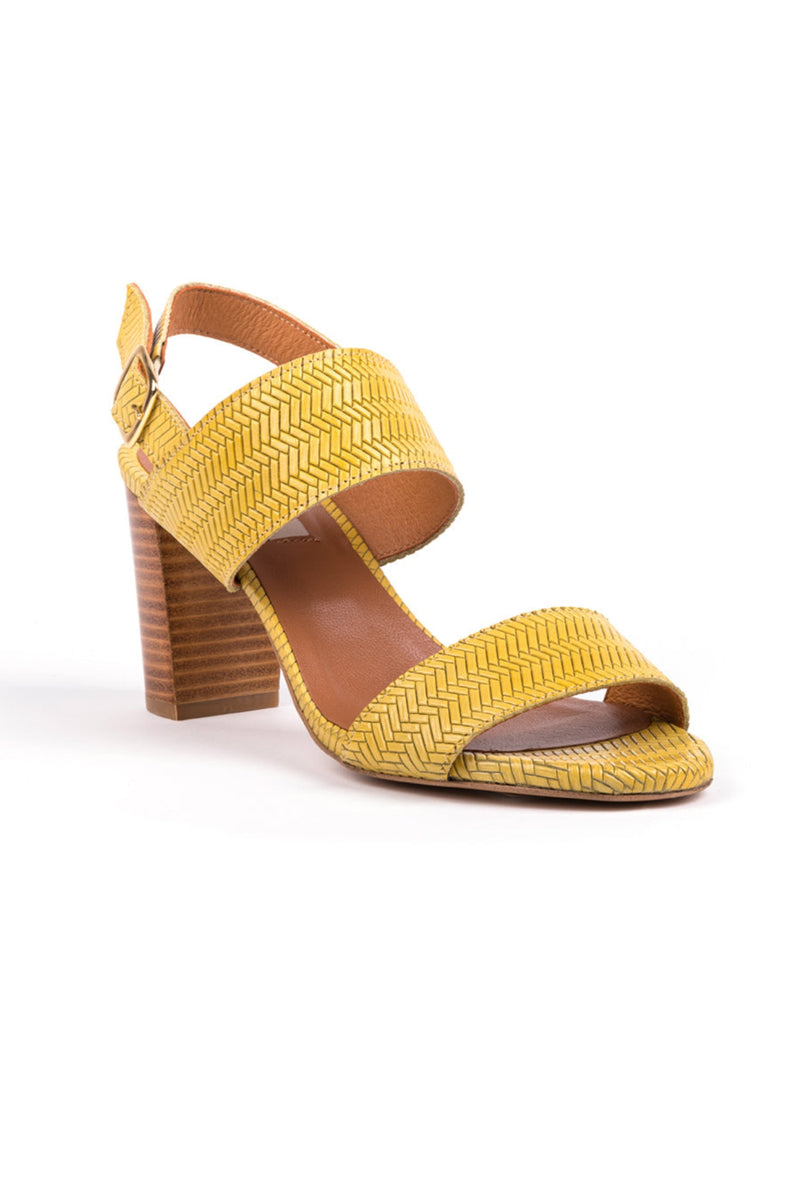 ​High helled sandals in yellow engraved leather