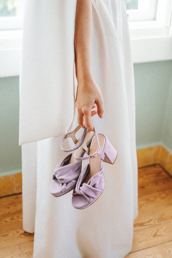 High heeled platform 9 cm bridal sandals with twist detail in lilac suede