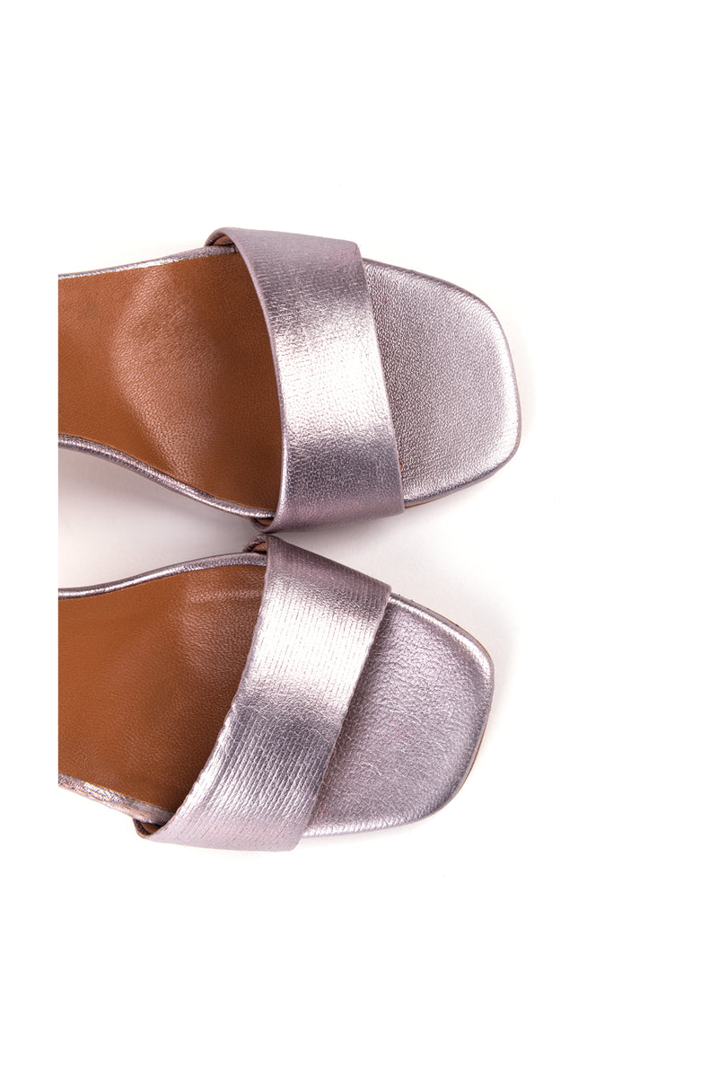 Metalic leather high heel classic sandals