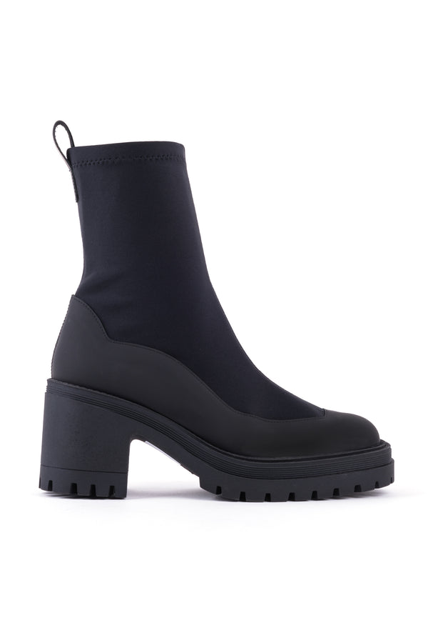 Botas em neoprene com pele aborrachada preta