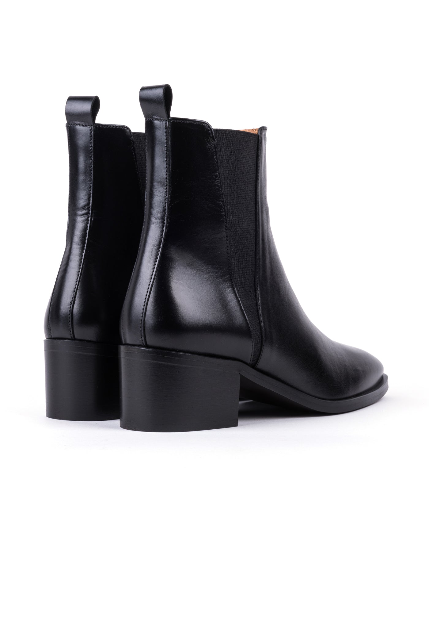 Botas de salto médio em pele
