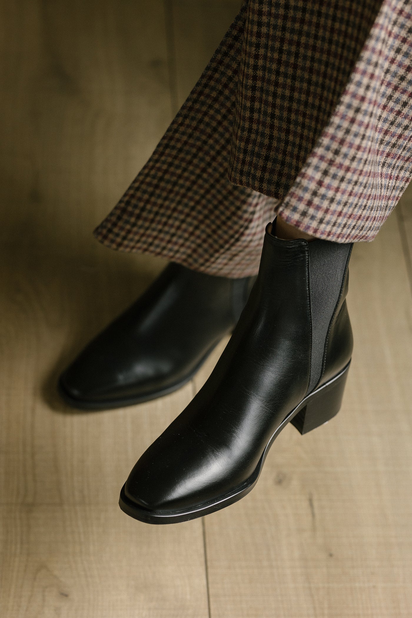 Botas de salto médio em pele
