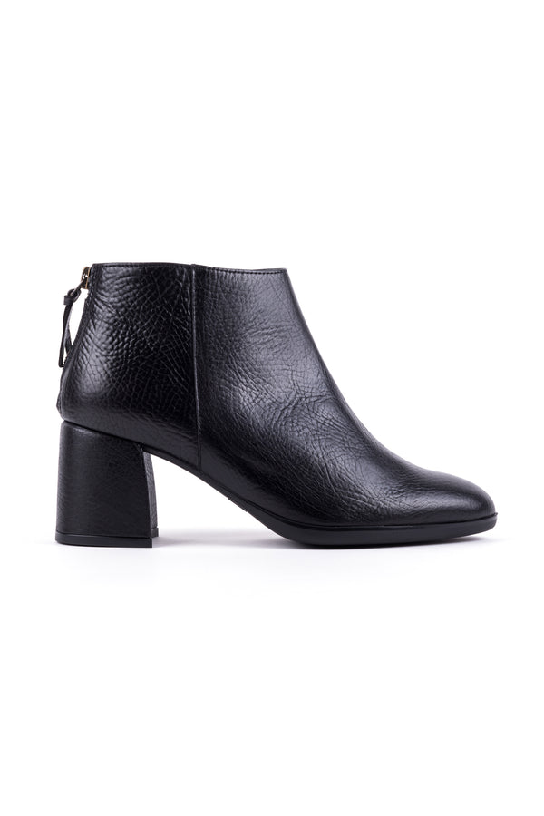 Botins de senhora em pele com salto alto preto e camel