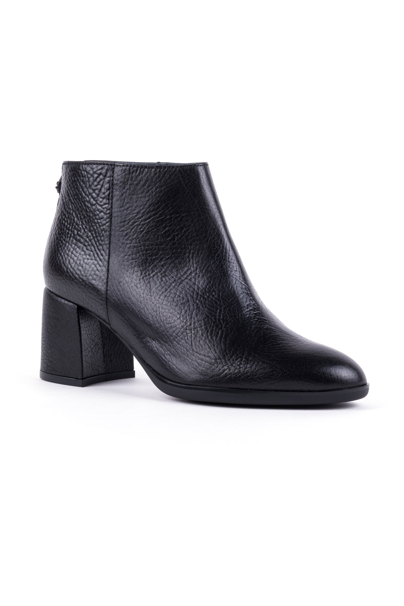 Botins de senhora em pele com salto alto preto e camel