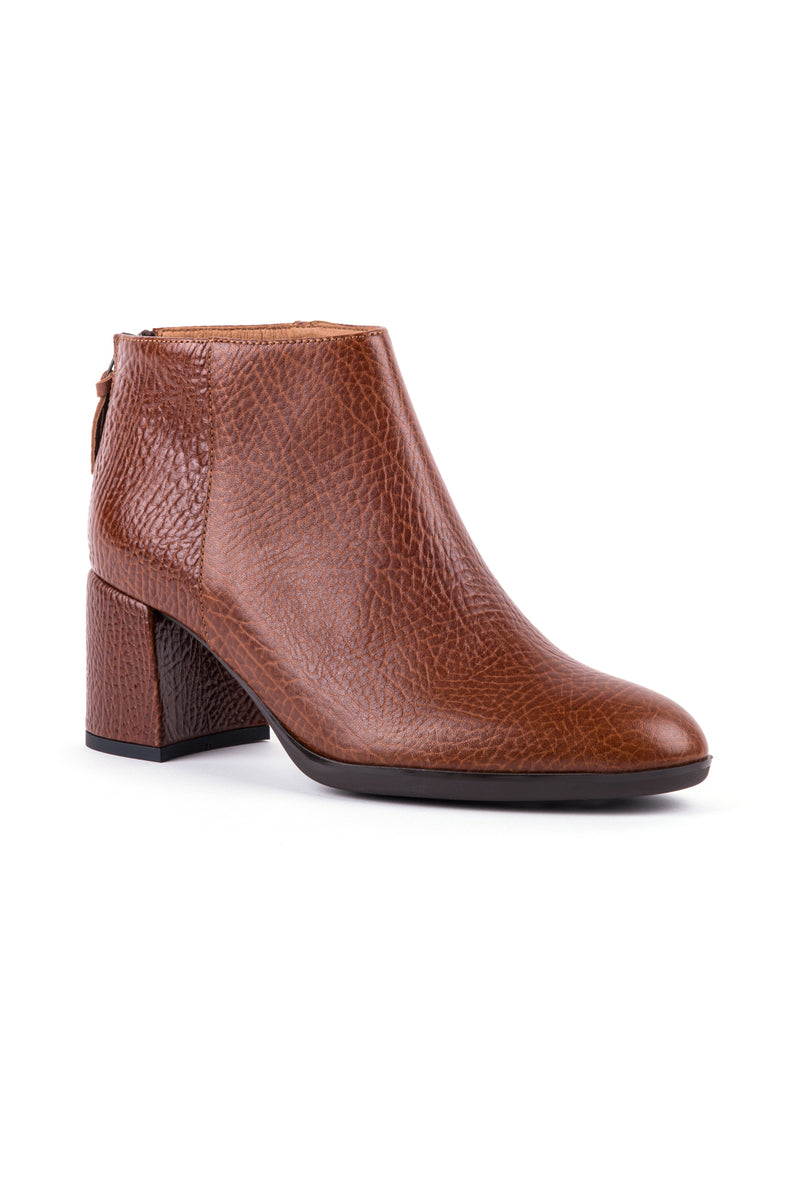 Botins de senhora em pele com salto alto preto e camel