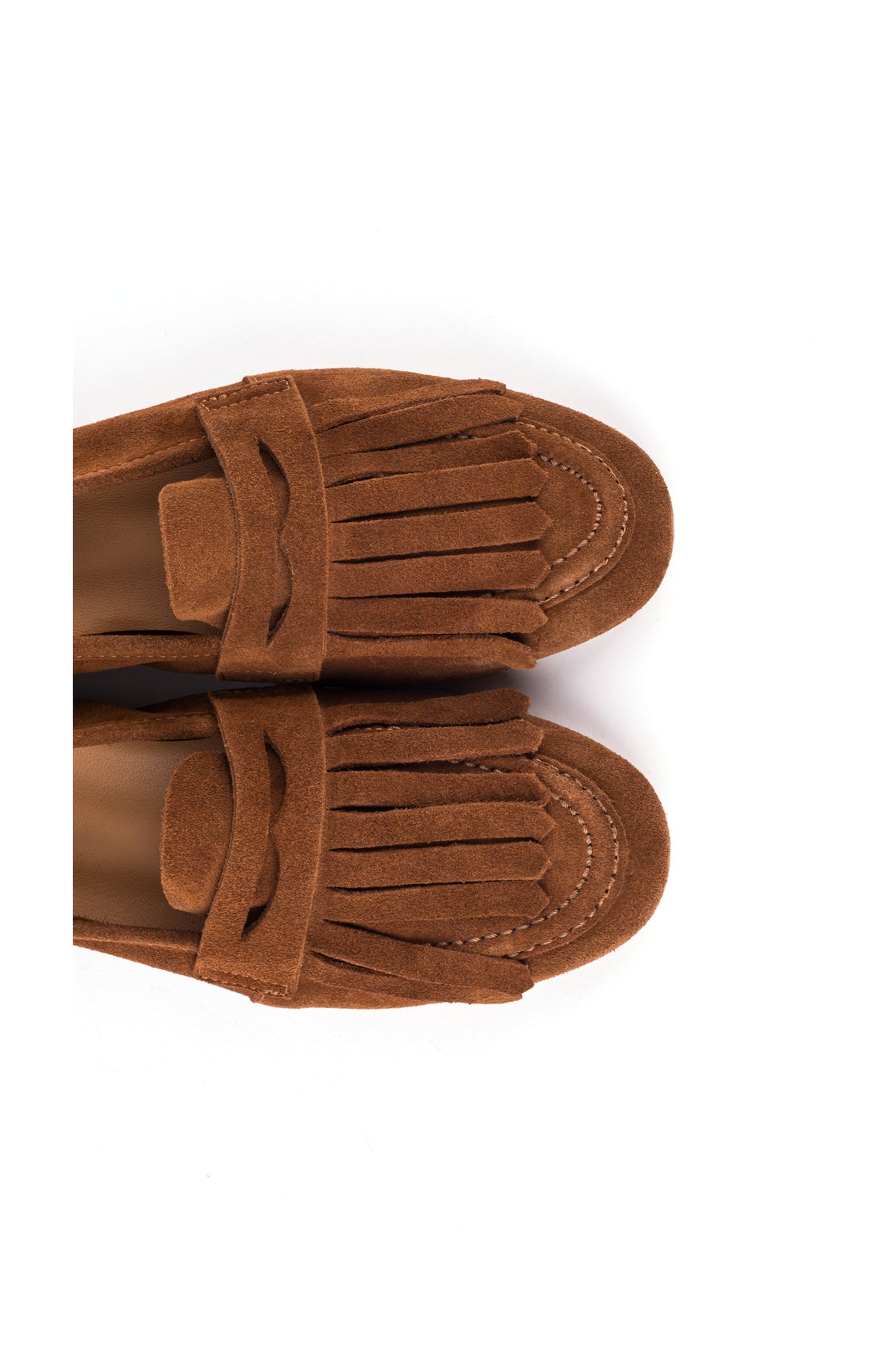 Loafer em croute castanho, com sola fina e salto de 1 cm