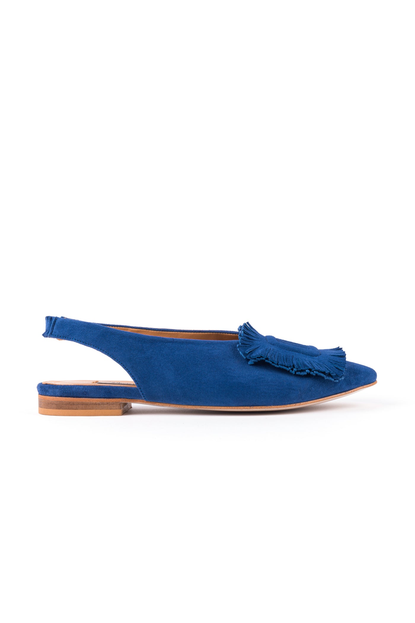 Slingbacks em camurça com aplicação de franjas em