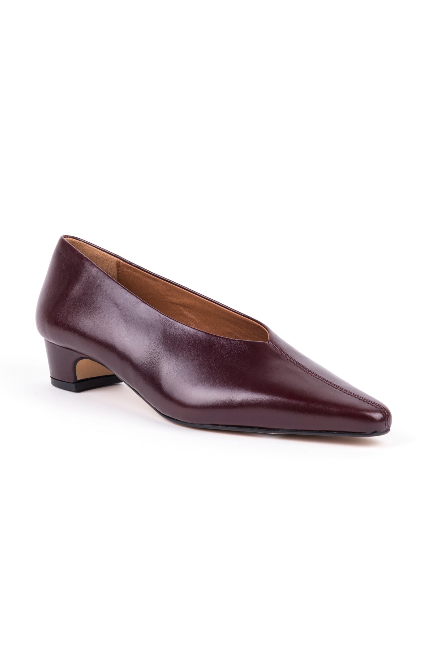 Sapatos de salto médio em pele