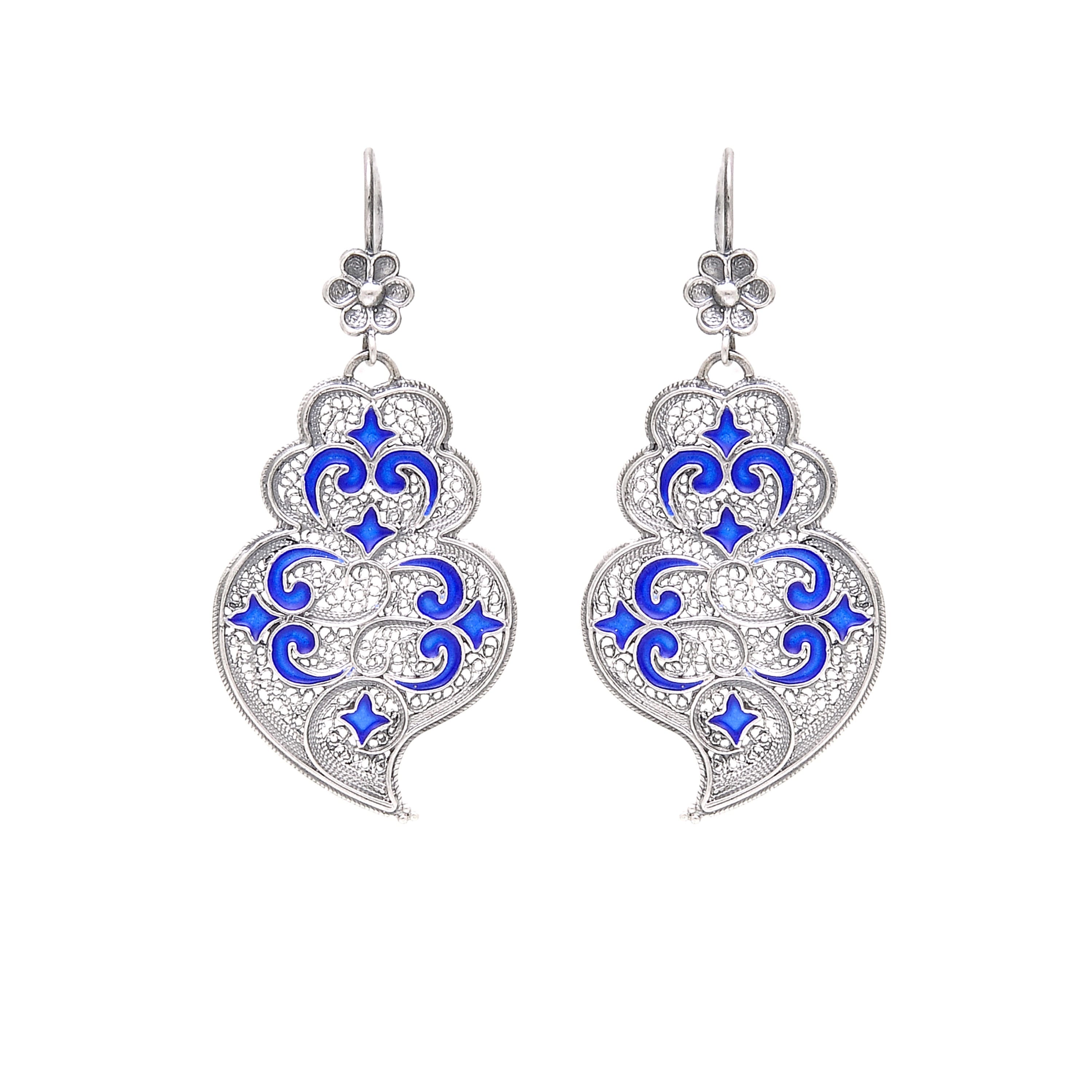 Brincos de filigrana em