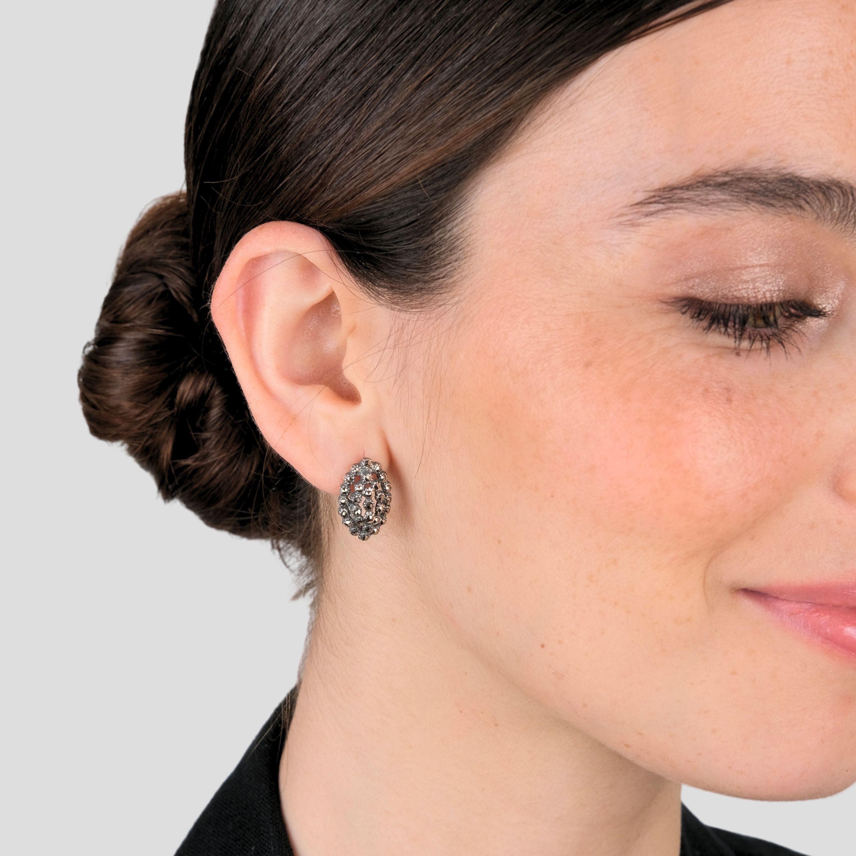 Brincos Pinha Oval com marcassites em