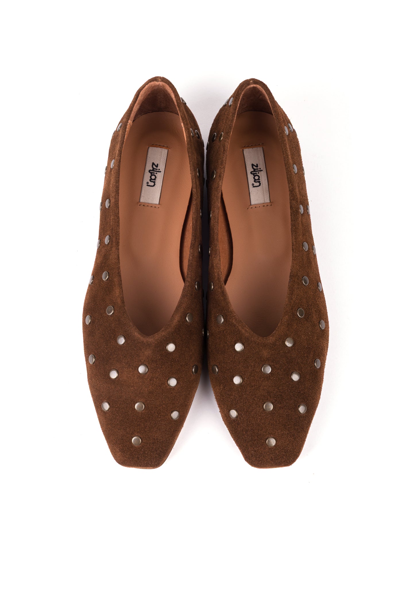 Sabrinas em croute com tachas douradas