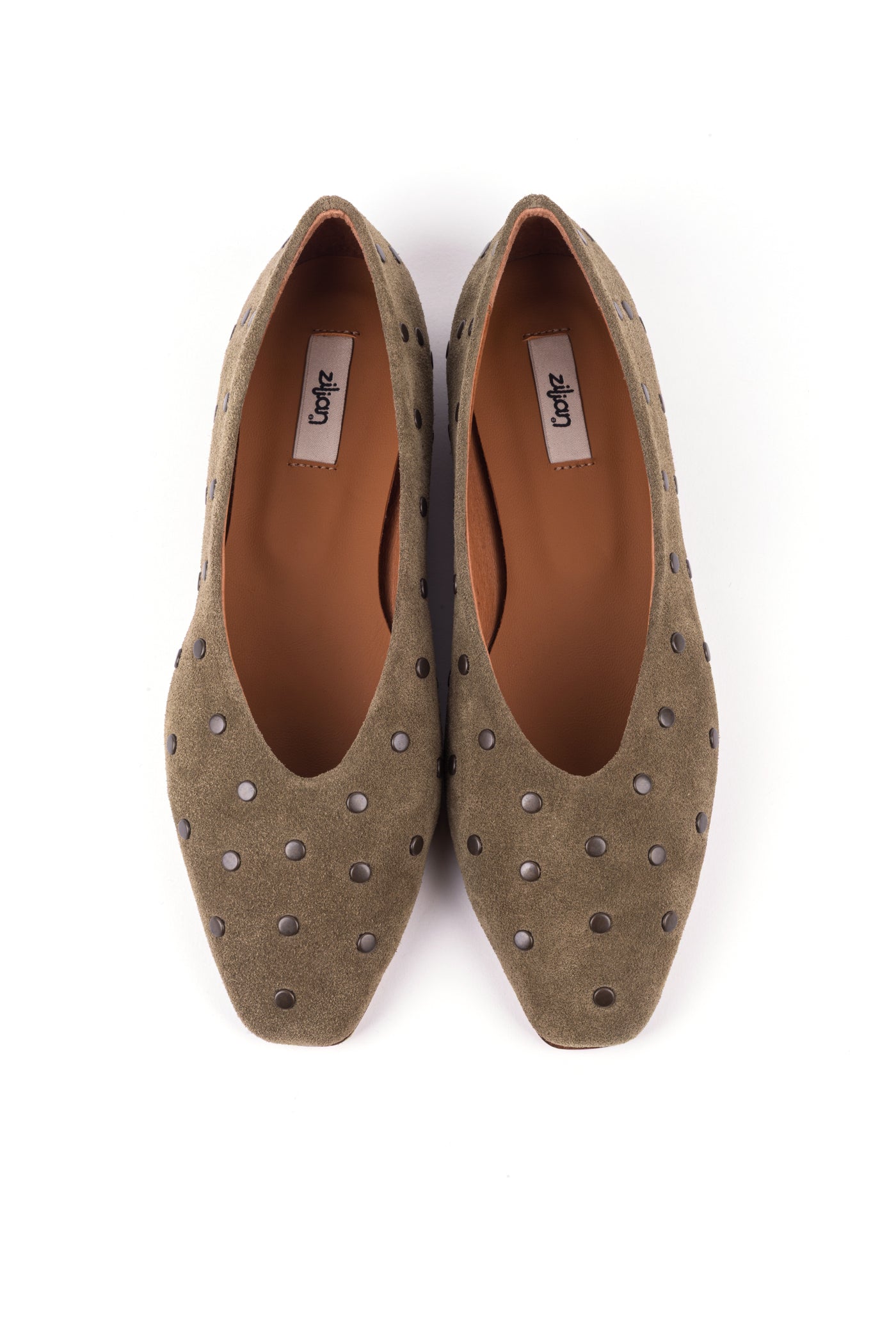 Sabrinas em croute com tachas douradas