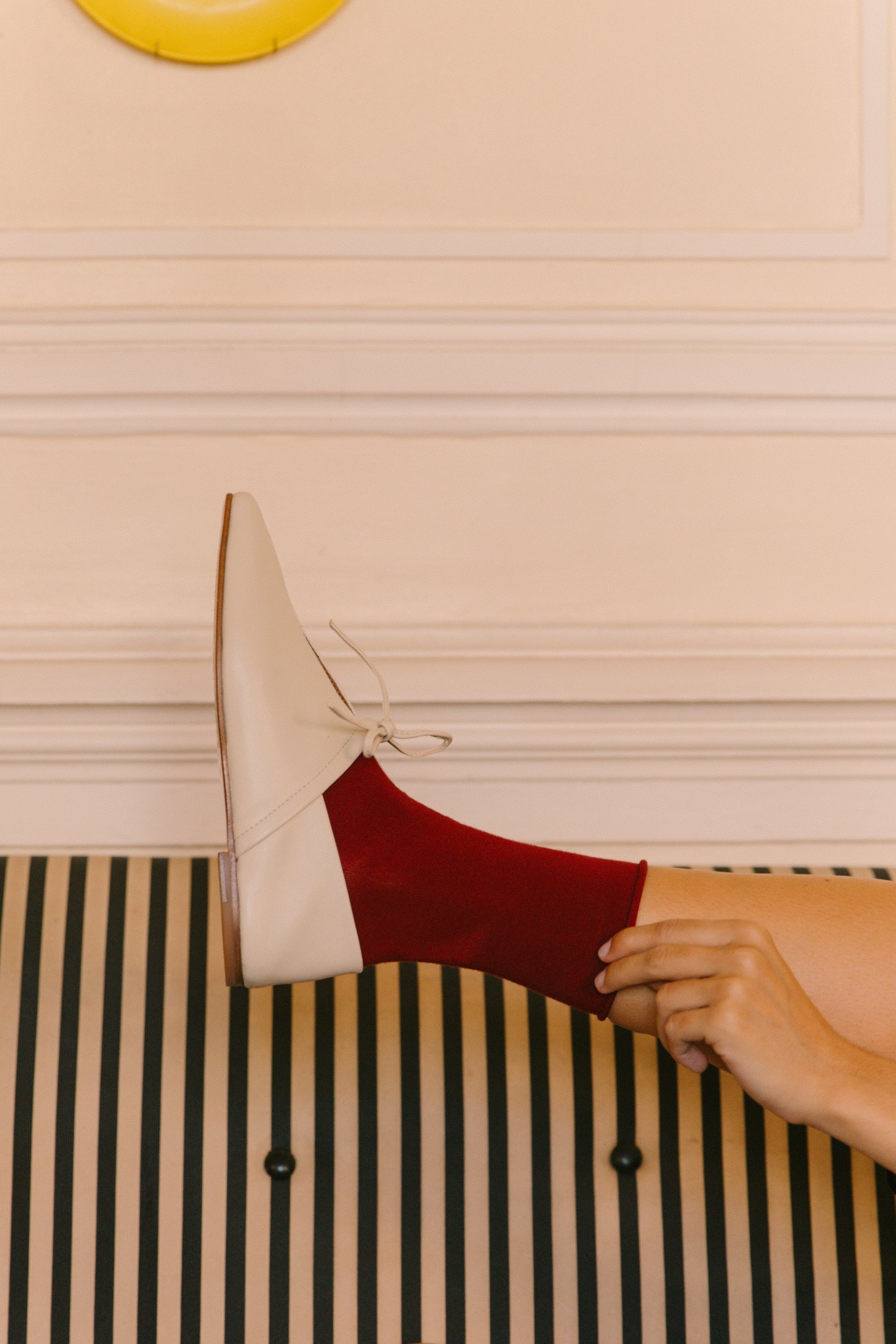 Sapatos rasos com ponta quadrada em pele