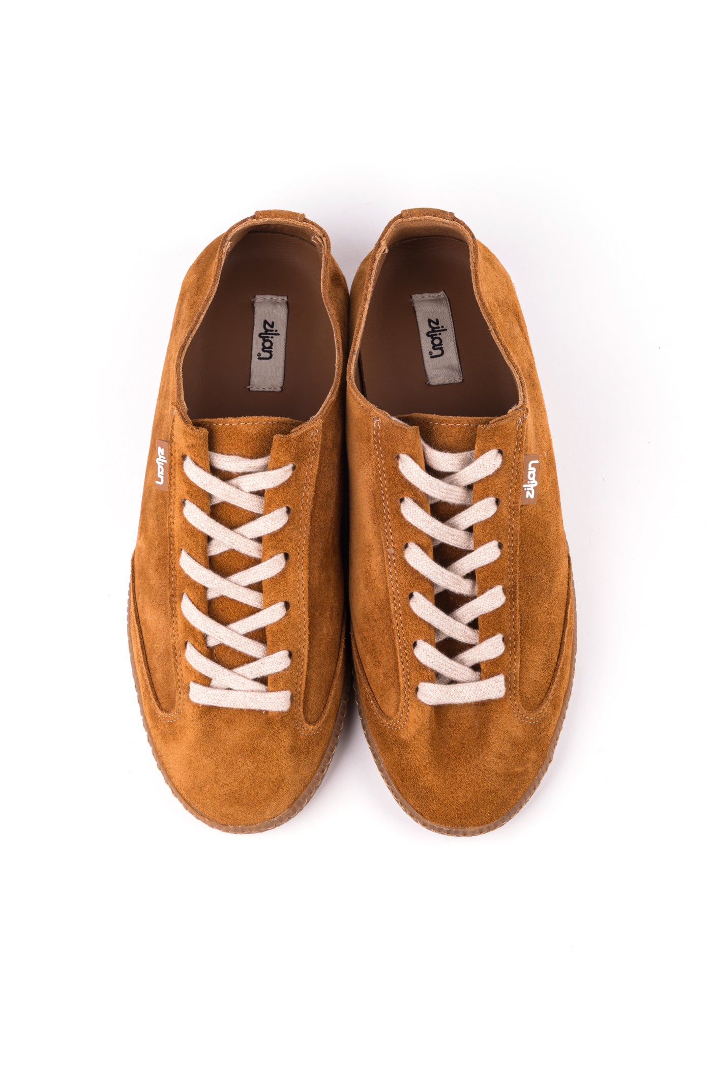 Sneakers em camurça