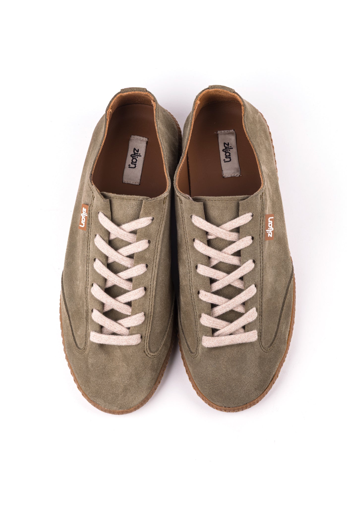 Sneakers em camurça