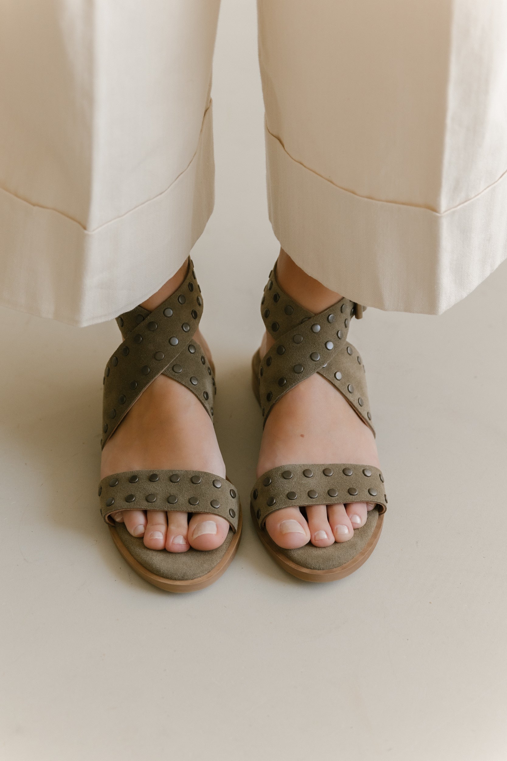 Sandálias rasas com sola em couro em croute