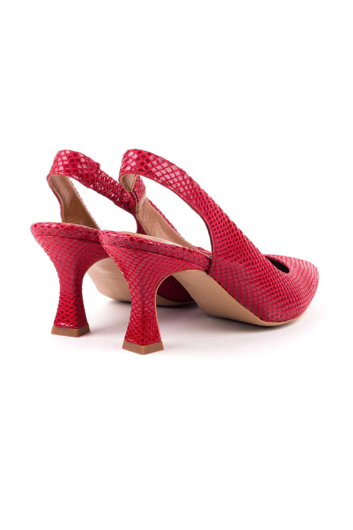 Slingbacks em pele gravada vermelha com textura, forma bicuda, salto estável de 7 cm - Zilian Edição Limitada