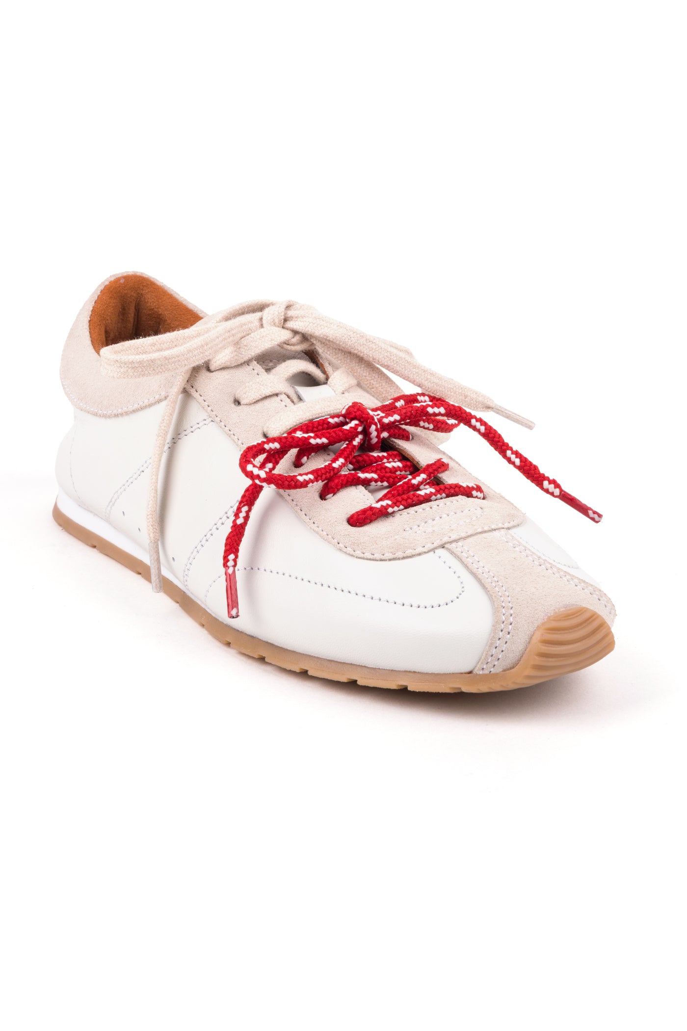 Sneakers em pele