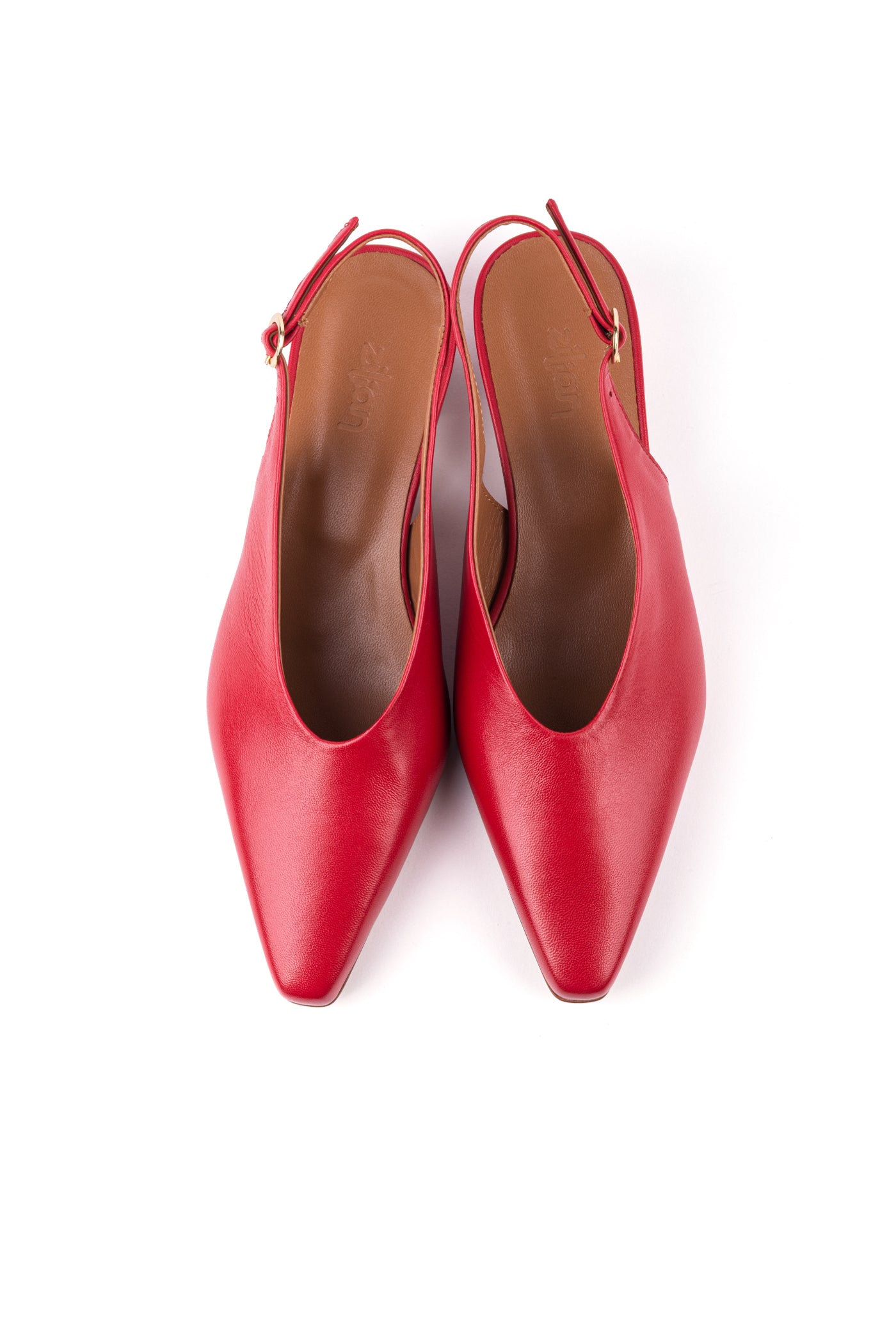 Slingbacks com decote em V em pele