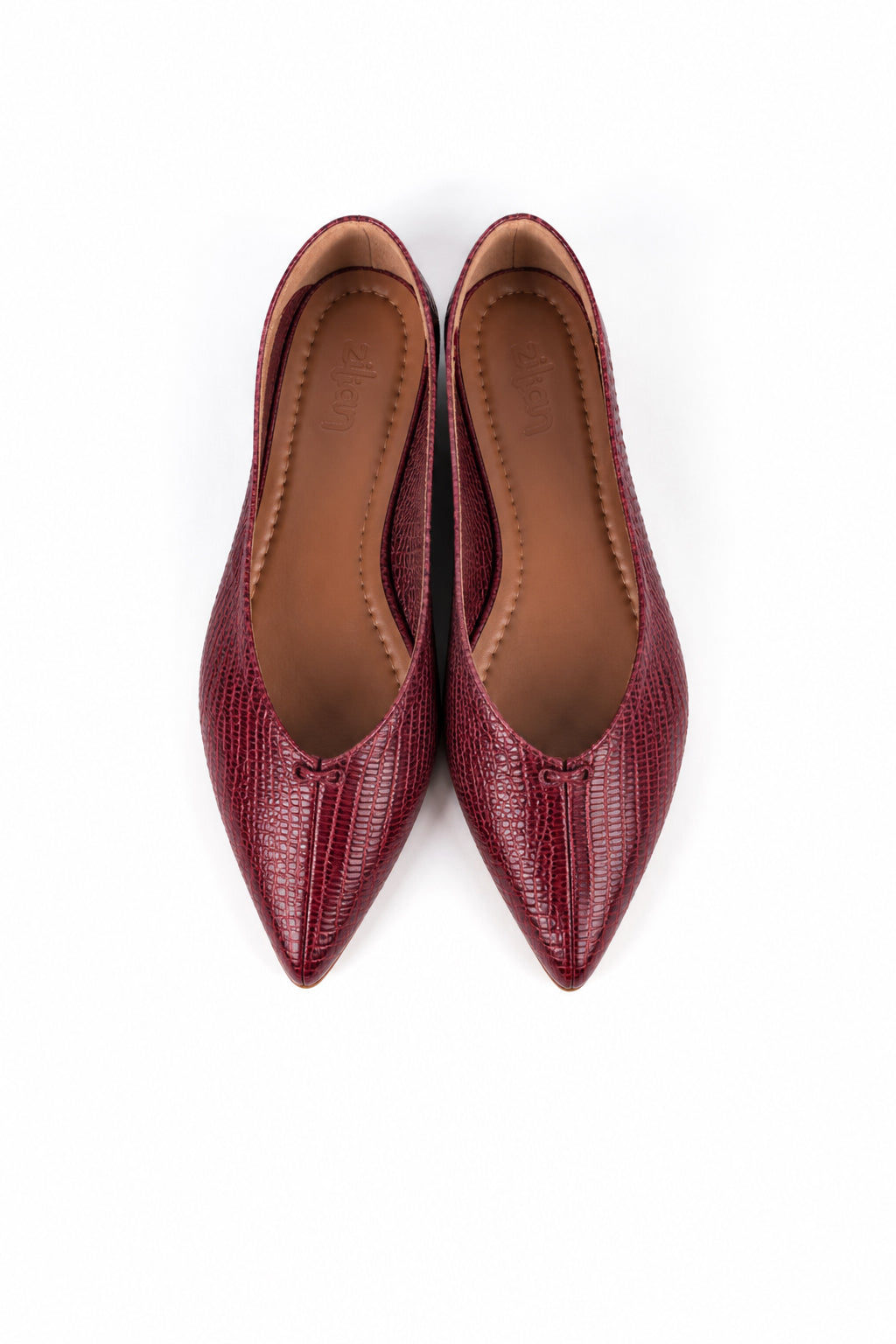Sabrinas com decote em V em pele gravada