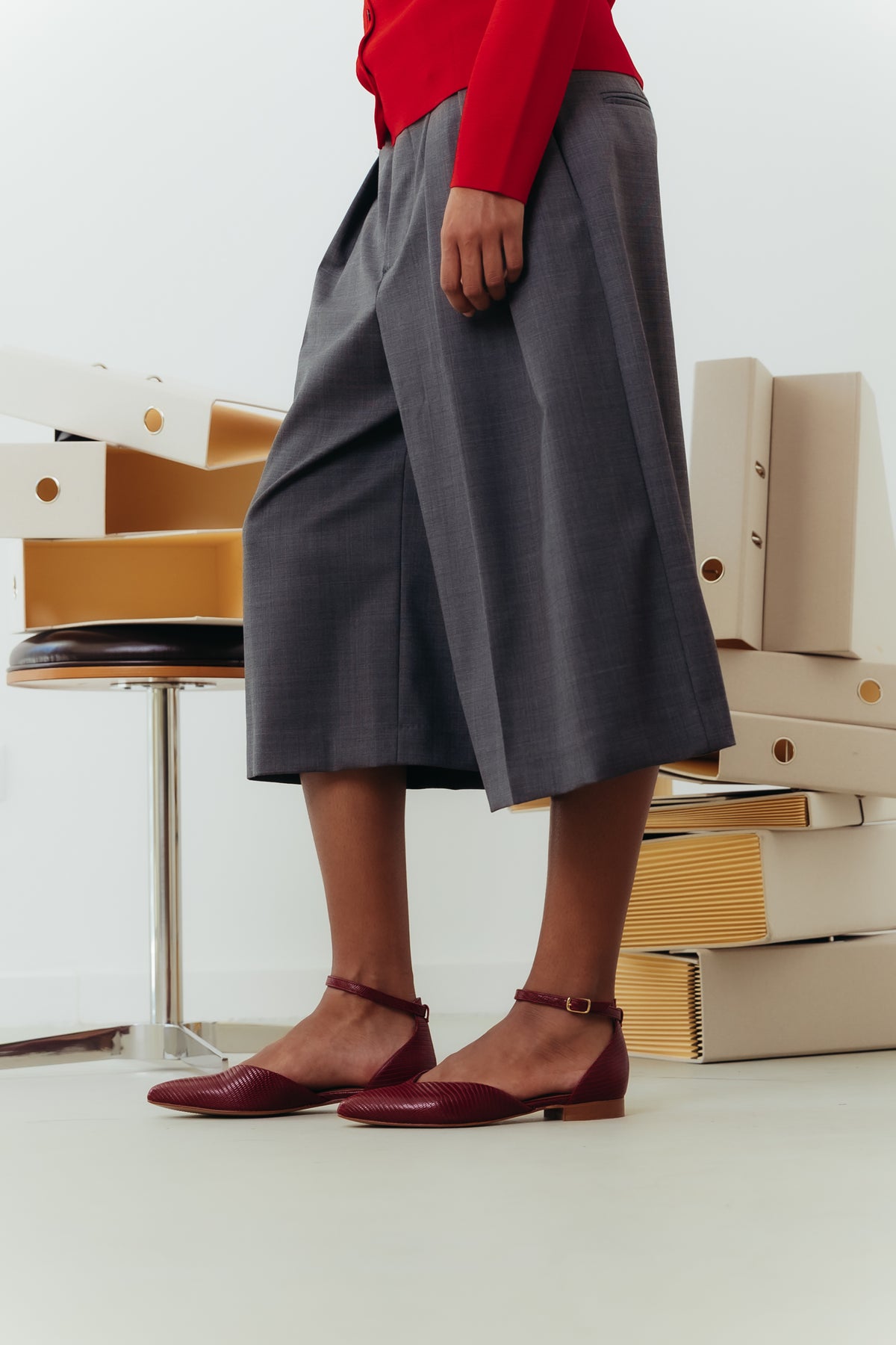 Sapatos Rasos com Fivela no Tornozelo em Pele